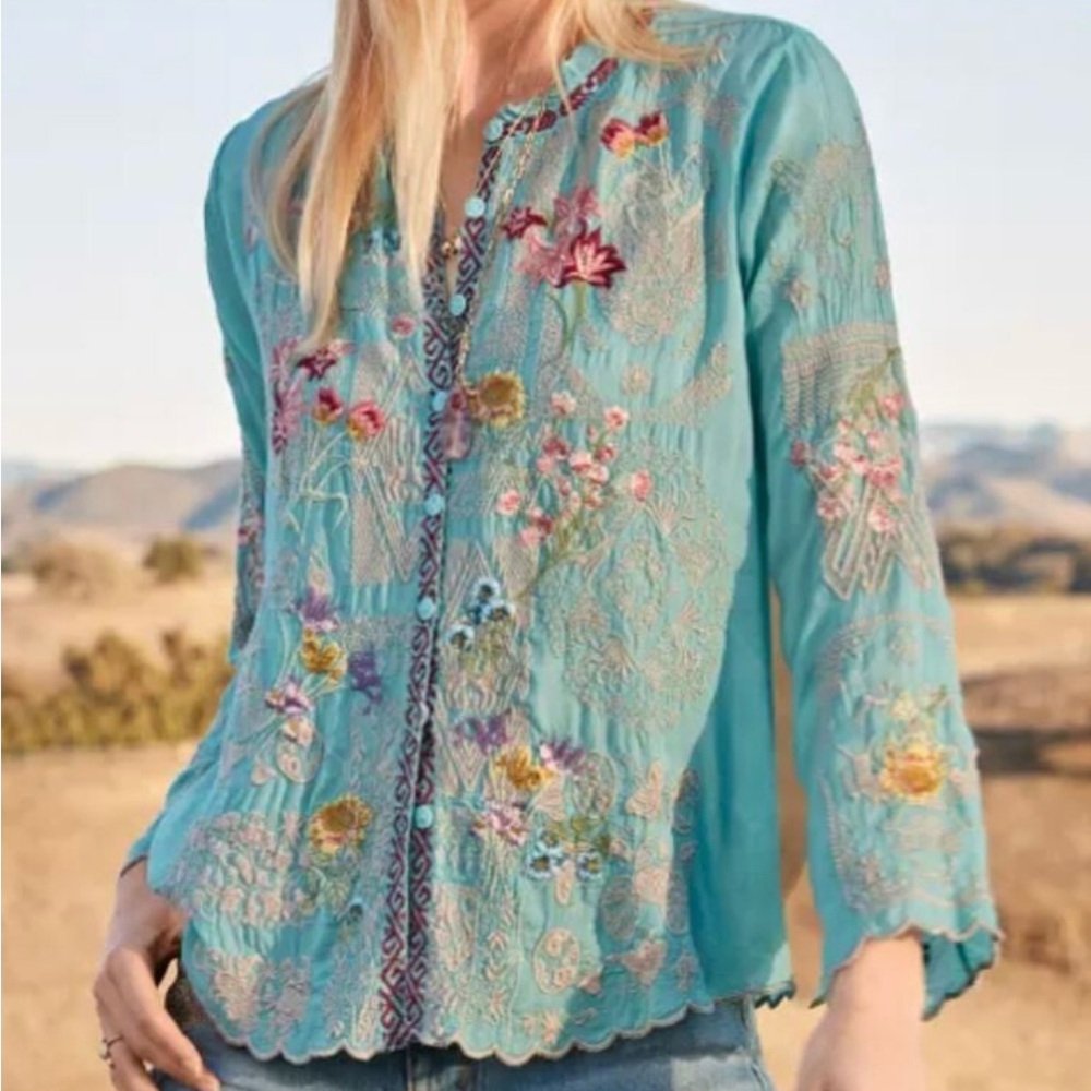Johnny Was Embroidered marine blue  Floral Women's Top